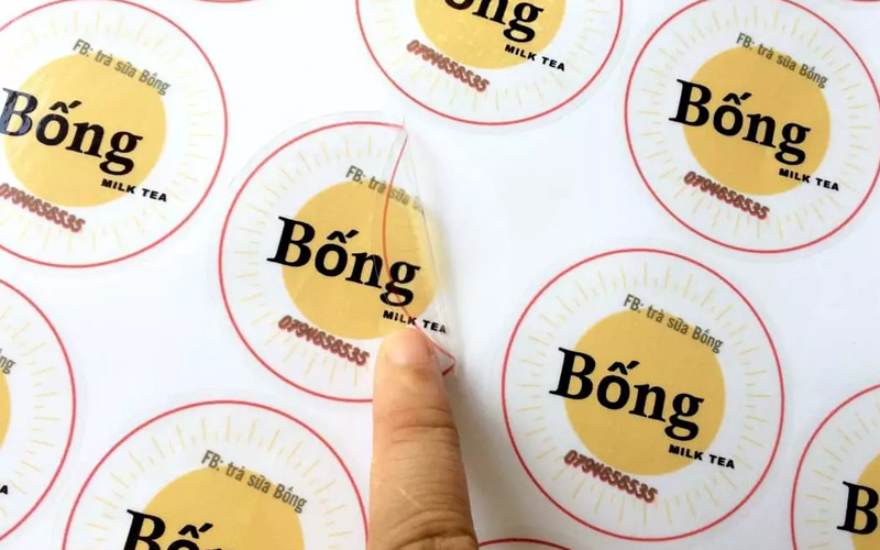 in decal nhựa trong theo yêu cầu