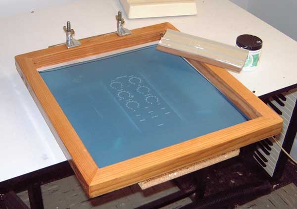 làm khuôn in lưới